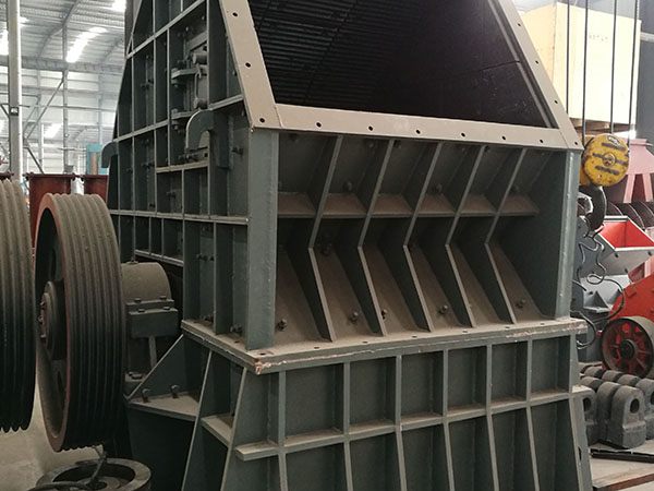 湖北重型移动破碎站的工作视频