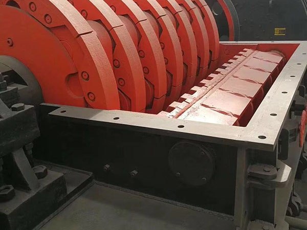 甘肃鄂式移动破碎站工作现场