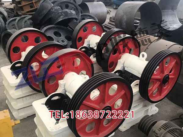 四川粗碎移动破碎机配件