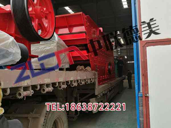 四川建筑垃圾移动破碎机工作现场