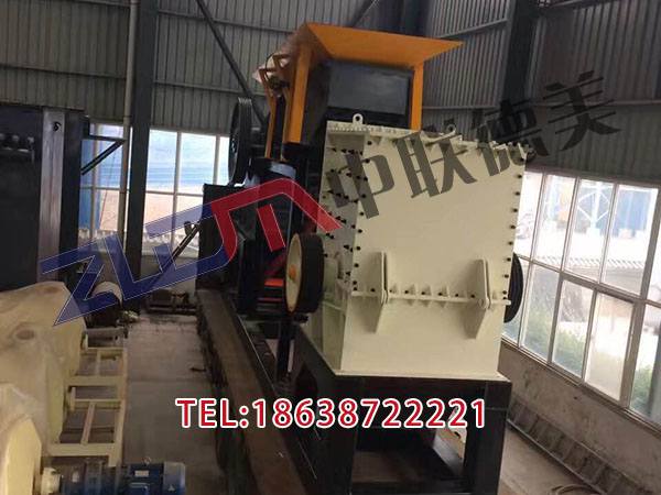 广西颚式移动破碎机工作现场